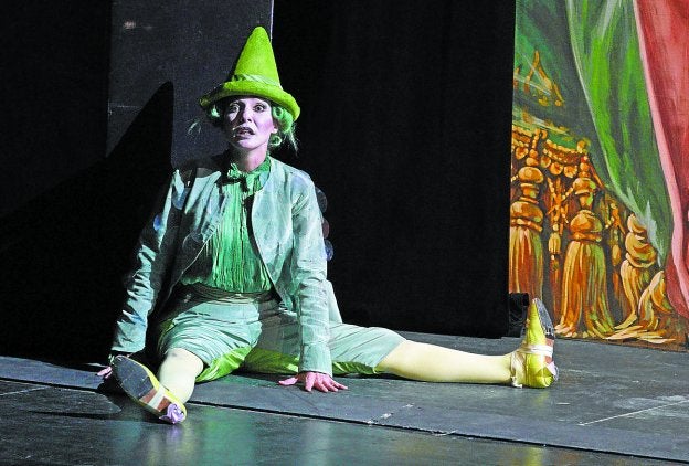 Clara Mouriz, que interpreta a Cherubino, en un momento de 'Las bodas de Fígaro'. 