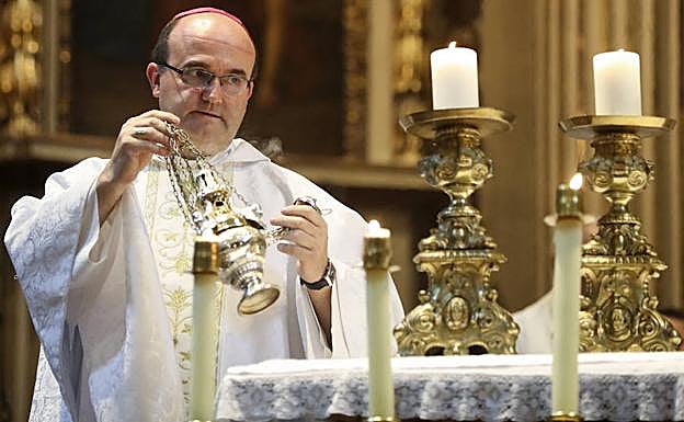 Munilla destaca «la paradoja» de que «se ensalce la libertad hasta idolatrarla» cuando el mundo está «lleno de adictos»