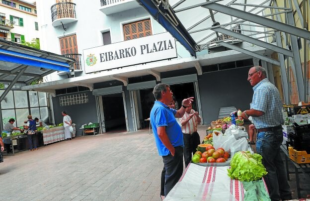 La Plaza del Mercado en el mes de agosto sufre las consecuencias en su actividad debido al éxodo vacacional en agosto.