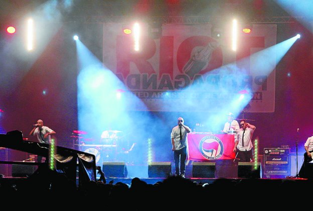 El grupo Riot Propaganda actuó en la Semana Grande de Donostia en 2013. 