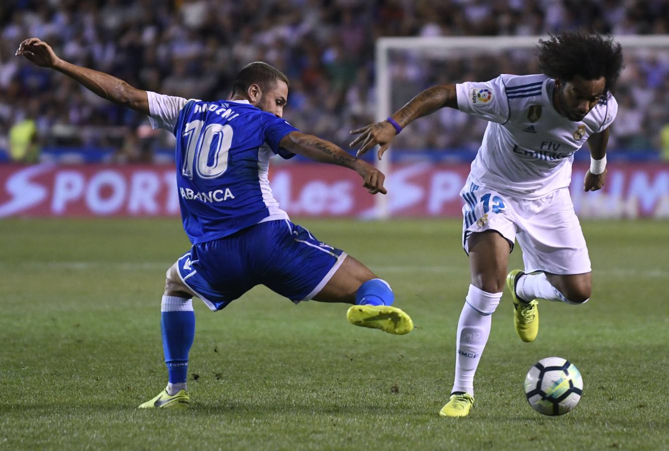 Las mejores imágenes del partido disputado en Riazor entre el Deportivo de la Coruña y el Real Madrid.