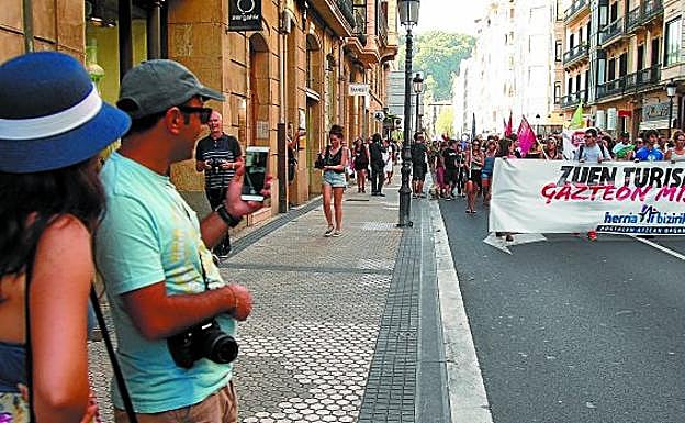 Manifestación convocada por Ernai que tuvo lugar el pasado jueves en Donostia.
