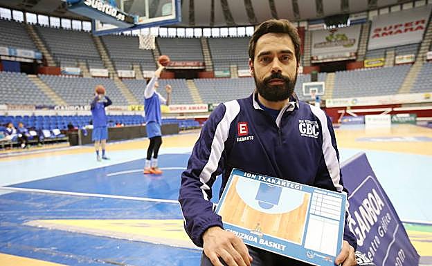 El guipuzcoano Jon Txakartegi dirigirá al Baskonia 5+11 de LEB Plata