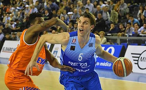 El GBC rescinde el contrato de Mike Carlson, lesionado de gravedad