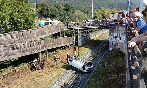 El vehículo accidentado.