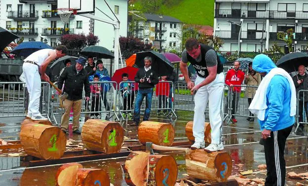 Los campeonatos de aizkora centran las jornadas de herri kirolak.