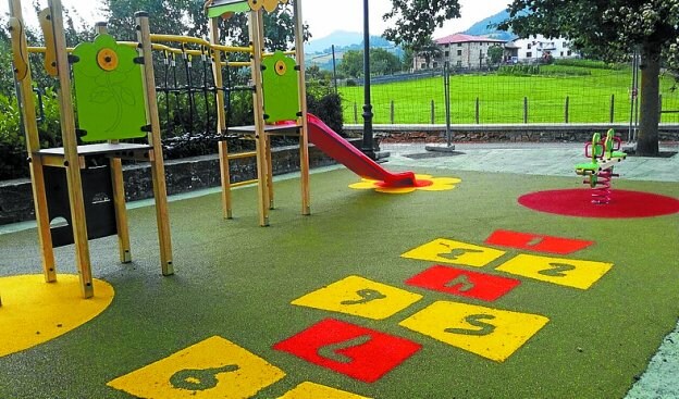 Nuevo. El parque infantil estrenado en Apotzaga. 