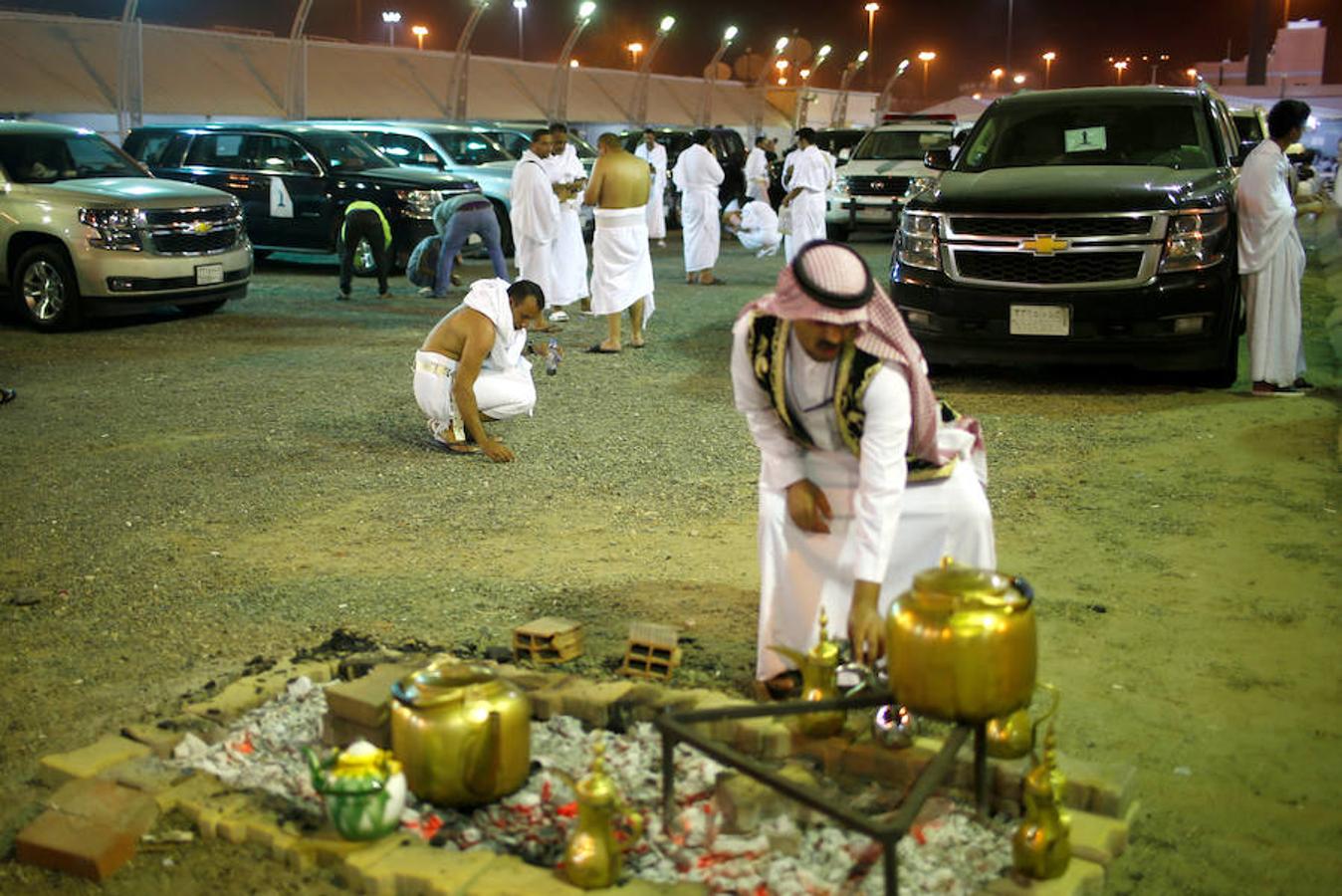 Millones de peregrinos han realizado el ritual donde se lanzan pequeñas piedras para espantar al diablo en el puente Jamarat de La Meca (Arabia Saudí). El ritual hace parte del hach, la tradicional peregrinación musulmana anual a La Meca. 