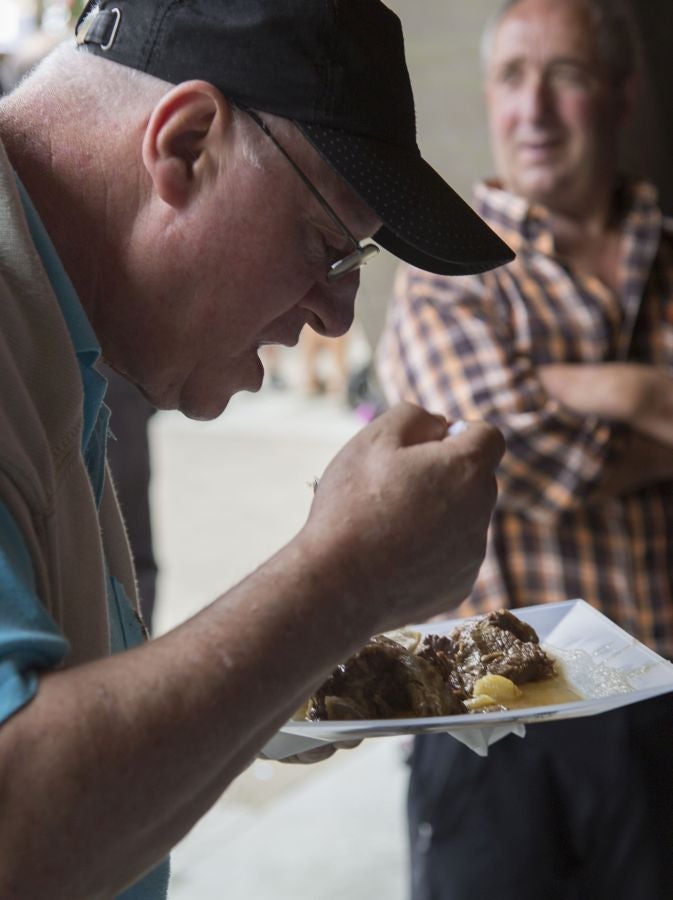 La edición de este año del Artzain eguna de Legazpi ha sido la más multitudinaria ya que ha contado con más de 400 pastores y familiares de la asociación Euskal Ar-tzainak Ameriketan (dentro de la que se aglutinan aquellos vascos que tuvieron que emigrar a América para desempeñar el oficio).