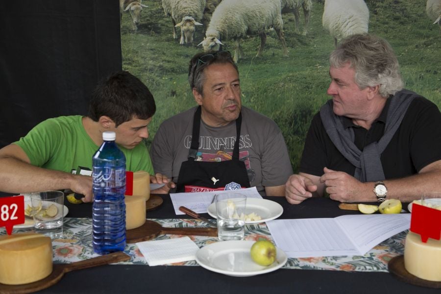 La edición de este año del Artzain eguna de Legazpi ha sido la más multitudinaria ya que ha contado con más de 400 pastores y familiares de la asociación Euskal Ar-tzainak Ameriketan (dentro de la que se aglutinan aquellos vascos que tuvieron que emigrar a América para desempeñar el oficio).