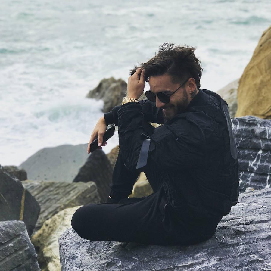 El cantante colombiano se hospeda en el Hotel María Cristina y disfruta de la gastronomía local antes de su concierto en Bilbao