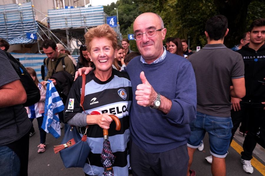 La Real está dispuesta a conseguir que Anoeta se convierta en una caldera en plena ebullición desde horas antes del inicio de cada encuentro. Desde primera hora de la mañana los más pequeños han disfrutado de torneos infantiles, de talleres y de música en directo en los aldeaños de Anoeta. Todo para que los aficionados pasen una noche inolvidable. Más tarde, aficionados de todas las edades han esperado a los jugadores a las puertas del estadio.