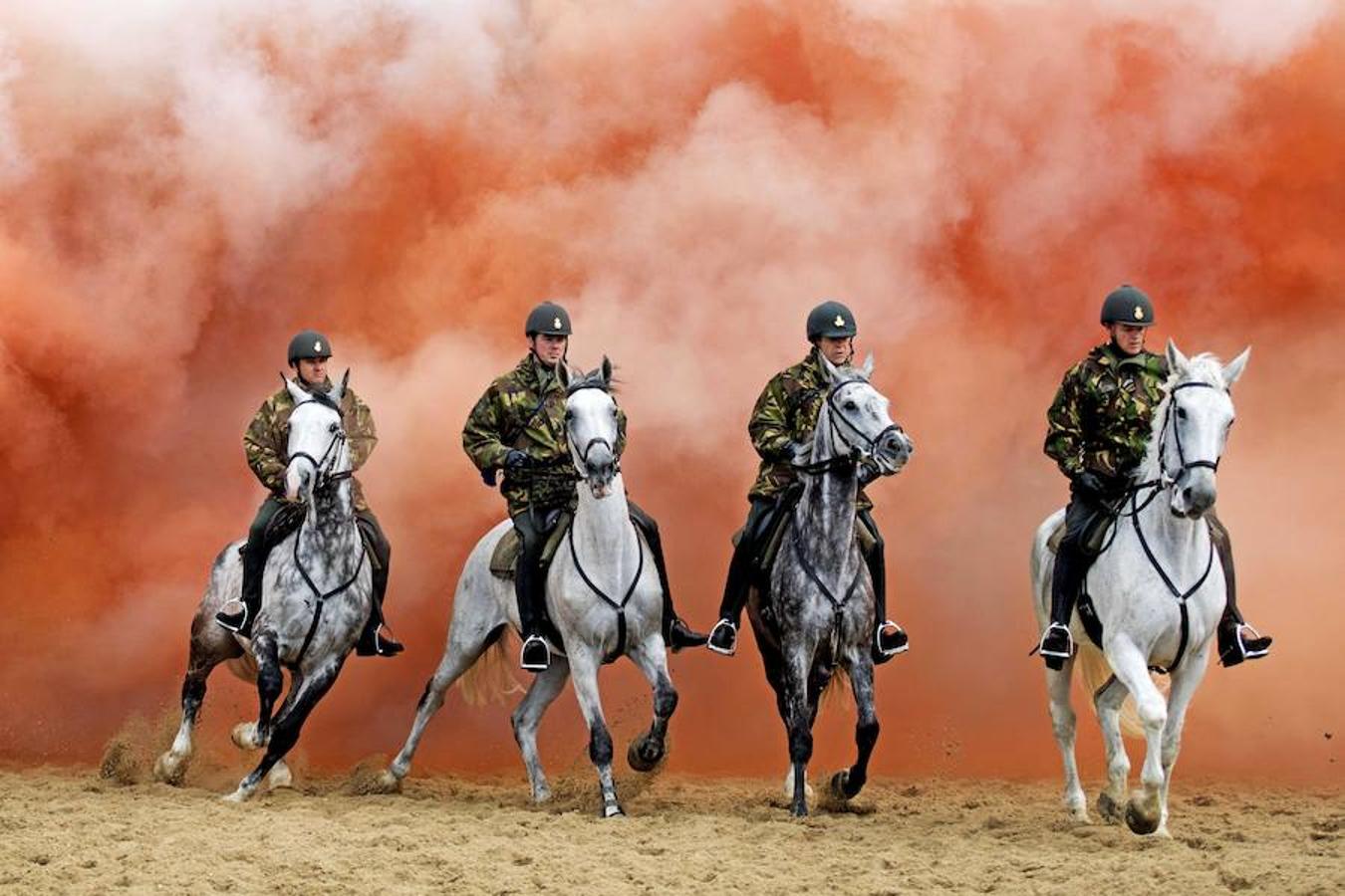 Los miembros de la caballería entrenan en vísperas de un desfile en La Haya. Es entonces cuando el rey se pronunciará sobre la política del Gobierno para la próxima sesión parlamentaria, en Scheveningen, Países Bajos.