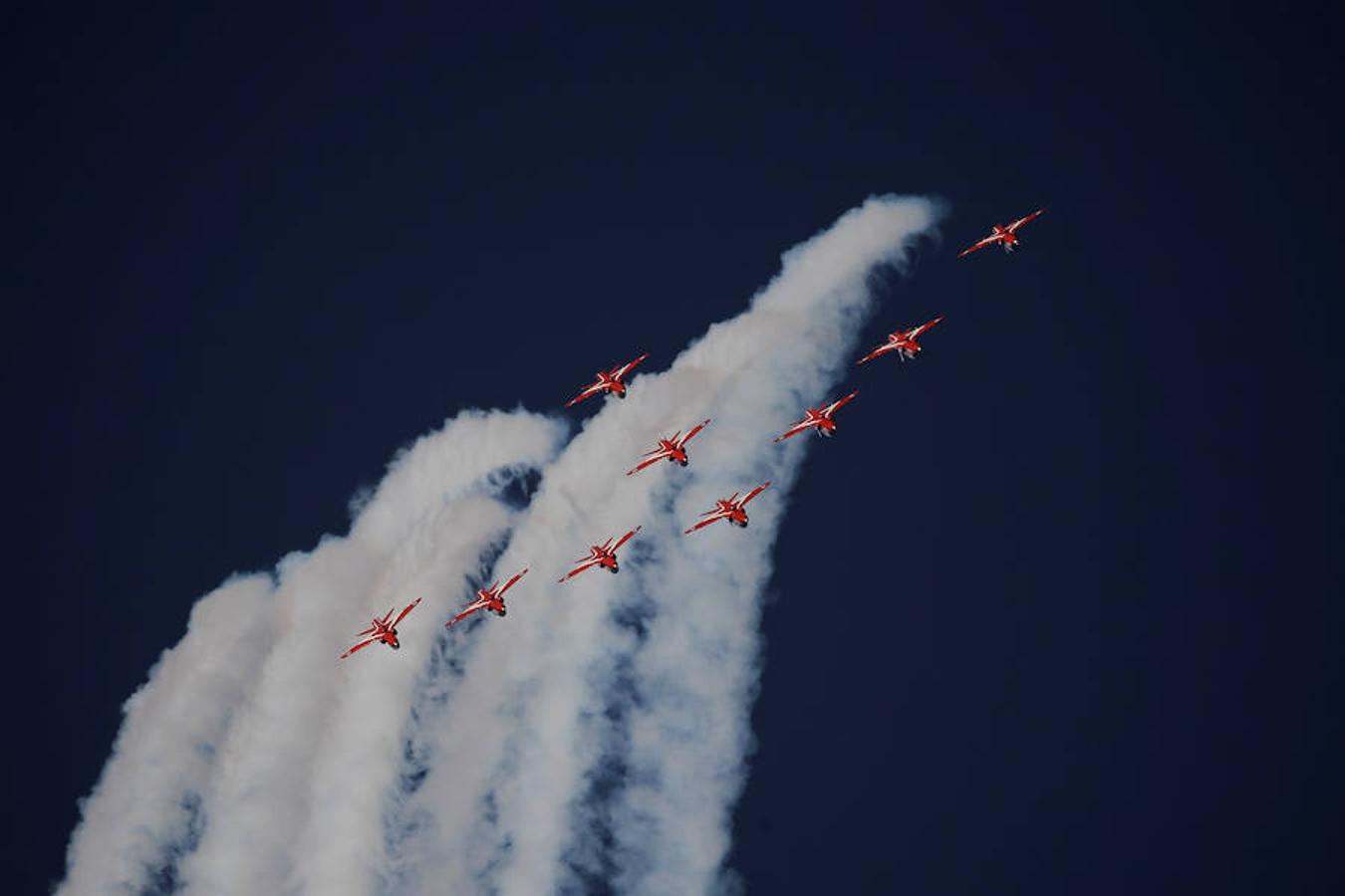 La capital griega fue escenario de un evento en el que participaron los mejores pilotos de aviones del mundo.