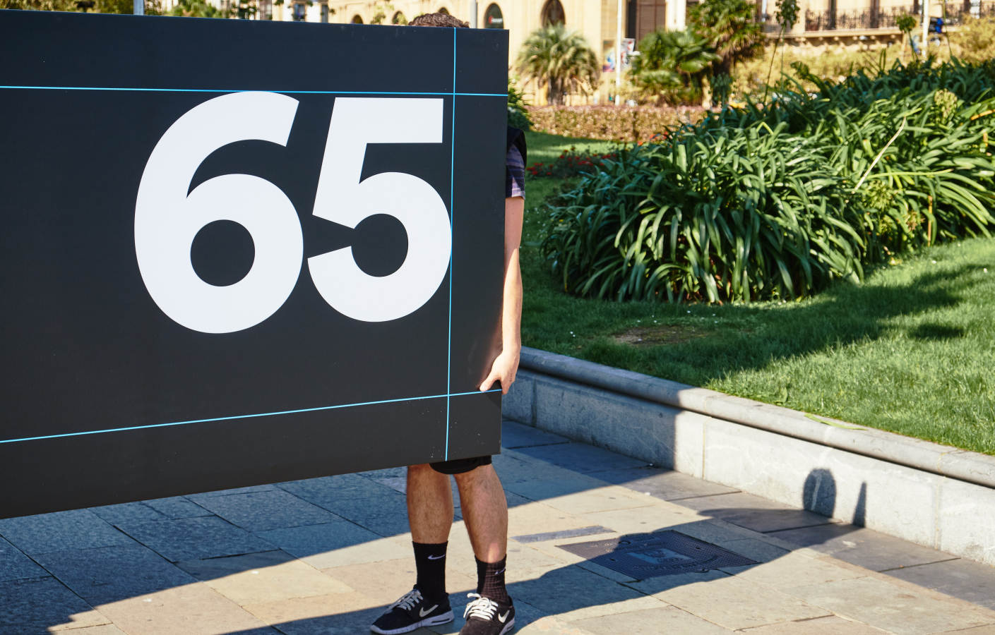 Las primeras estrellas que se desfilarán por la alfombra roja ya han puesto un pie en San Sebastián mientras la ciudad se pone a punto