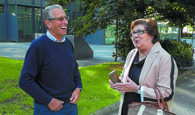 Félix Altuna e Itziar Gabilondo forman un matrimonio que no pierde el humor, aunque él padezca alzhéimer en su estadio más primario desde hace unos años.