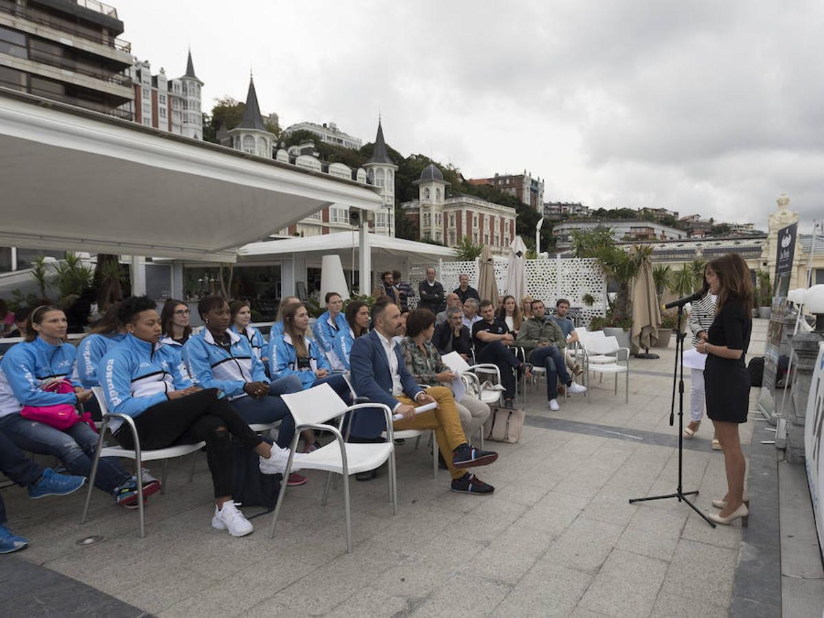 El conjunto guipuzcoano se ha presentado en sociedad diez días antes de comenzar una campaña «ilusionante»