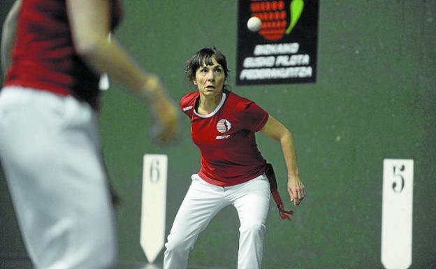 La cancha local acogerá un encuentro de mano por parejas de pelotaris sénior.