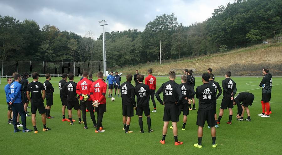 Antes del viaje a Rusia, la Real se ha ejercitado este lunes por la mañana en Zubieta. El martes, en cambio, el equipo descansará y el miércoles ya se entrenará en San Petersburgo (a las 20.00, hora local). Este será el último entrenamiento antes de medirse al equipo ruso en un partido en el que la Real buscará los tres puntos. 