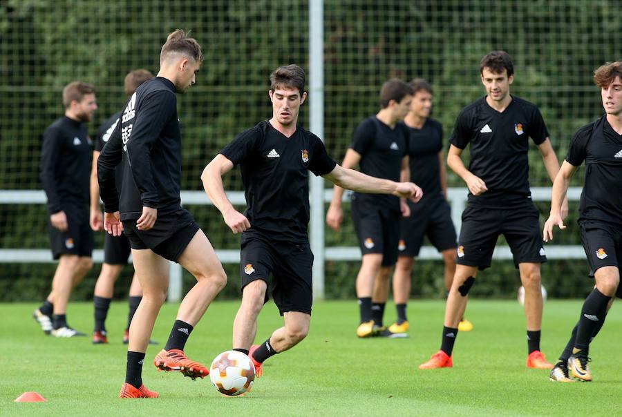 Antes del viaje a Rusia, la Real se ha ejercitado este lunes por la mañana en Zubieta. El martes, en cambio, el equipo descansará y el miércoles ya se entrenará en San Petersburgo (a las 20.00, hora local). Este será el último entrenamiento antes de medirse al equipo ruso en un partido en el que la Real buscará los tres puntos. 