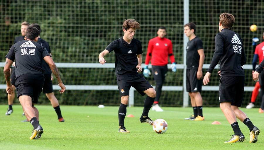 Antes del viaje a Rusia, la Real se ha ejercitado este lunes por la mañana en Zubieta. El martes, en cambio, el equipo descansará y el miércoles ya se entrenará en San Petersburgo (a las 20.00, hora local). Este será el último entrenamiento antes de medirse al equipo ruso en un partido en el que la Real buscará los tres puntos. 