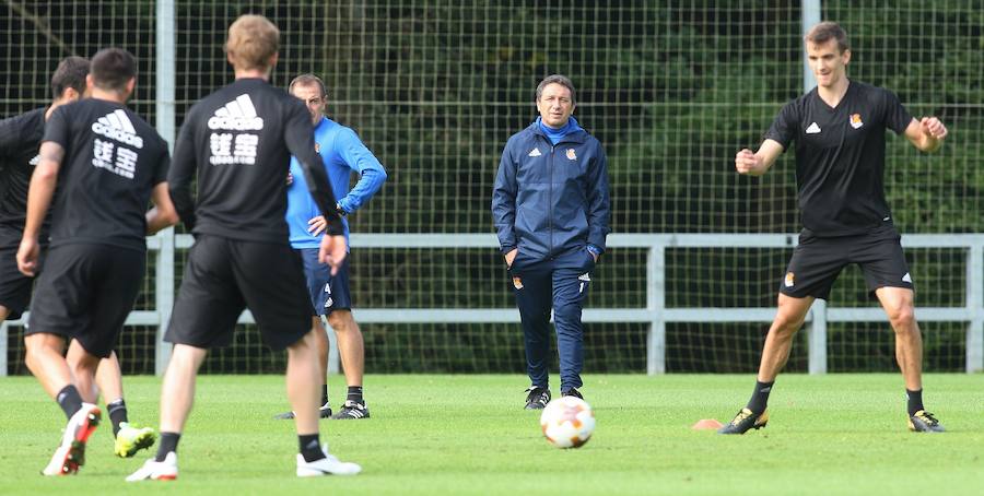 Antes del viaje a Rusia, la Real se ha ejercitado este lunes por la mañana en Zubieta. El martes, en cambio, el equipo descansará y el miércoles ya se entrenará en San Petersburgo (a las 20.00, hora local). Este será el último entrenamiento antes de medirse al equipo ruso en un partido en el que la Real buscará los tres puntos. 