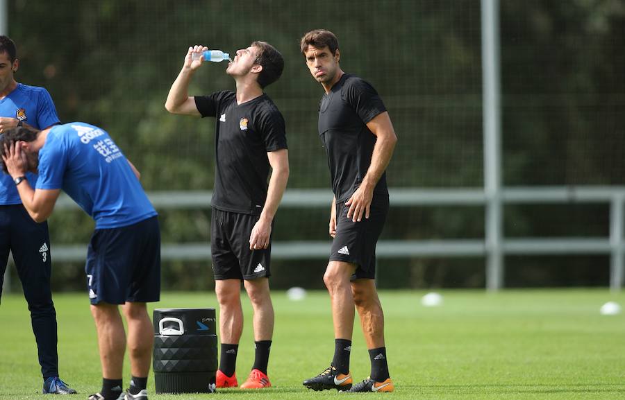 Antes del viaje a Rusia, la Real se ha ejercitado este lunes por la mañana en Zubieta. El martes, en cambio, el equipo descansará y el miércoles ya se entrenará en San Petersburgo (a las 20.00, hora local). Este será el último entrenamiento antes de medirse al equipo ruso en un partido en el que la Real buscará los tres puntos. 