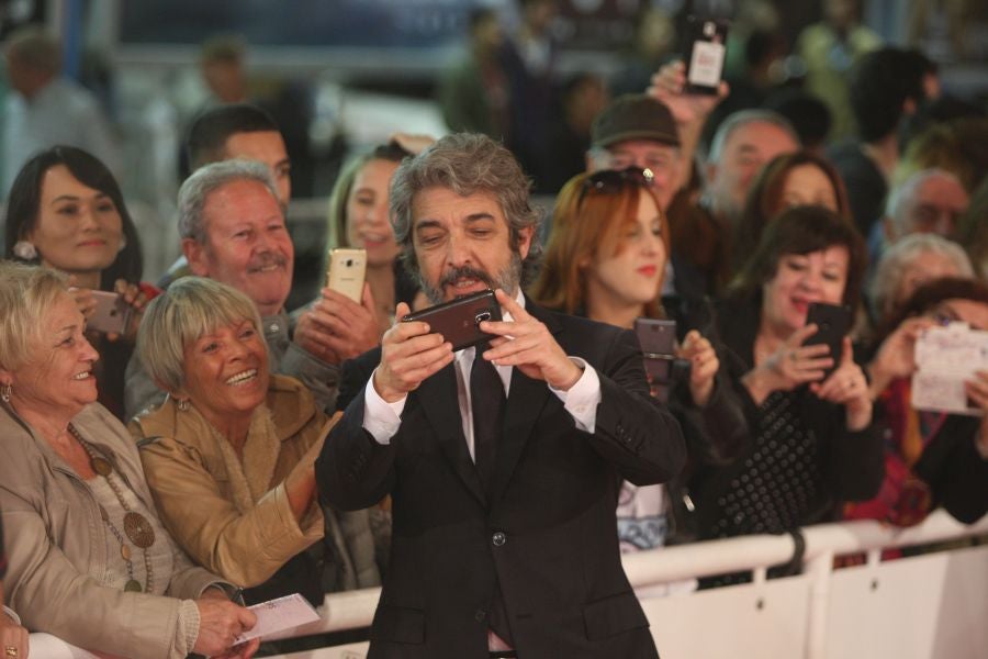 Ricardo Darín, Elena Anaya y Úrsula Corberó deslumbraron en la alfombra roja antes de la gala del Premio Donostia