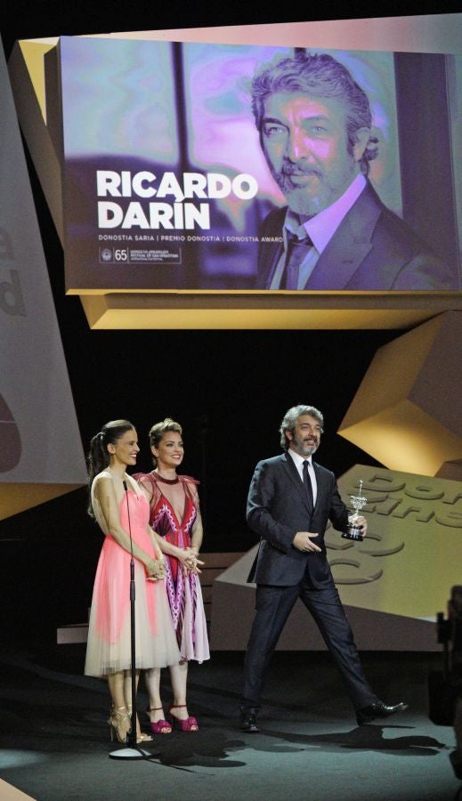 El actor argentino ha querido dedicar el galardón a todos los compañeros de profesión que se han cruzado en su carrera