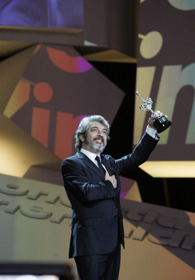 El actor argentino ha querido dedicar el galardón a todos los compañeros de profesión que se han cruzado en su carrera