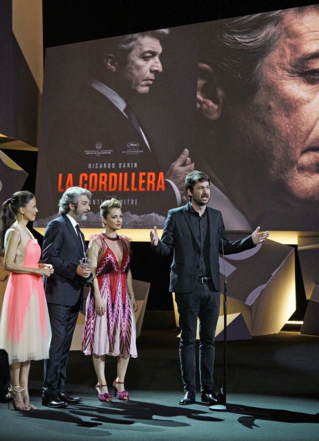 El actor argentino ha querido dedicar el galardón a todos los compañeros de profesión que se han cruzado en su carrera