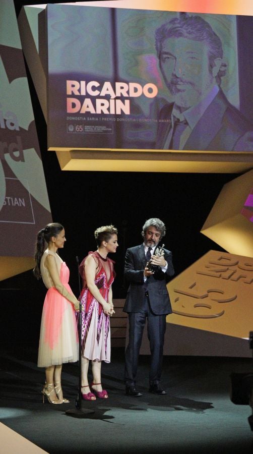 El actor argentino ha querido dedicar el galardón a todos los compañeros de profesión que se han cruzado en su carrera