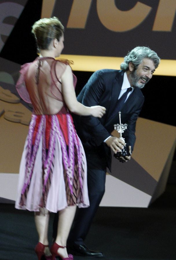 El actor argentino ha querido dedicar el galardón a todos los compañeros de profesión que se han cruzado en su carrera