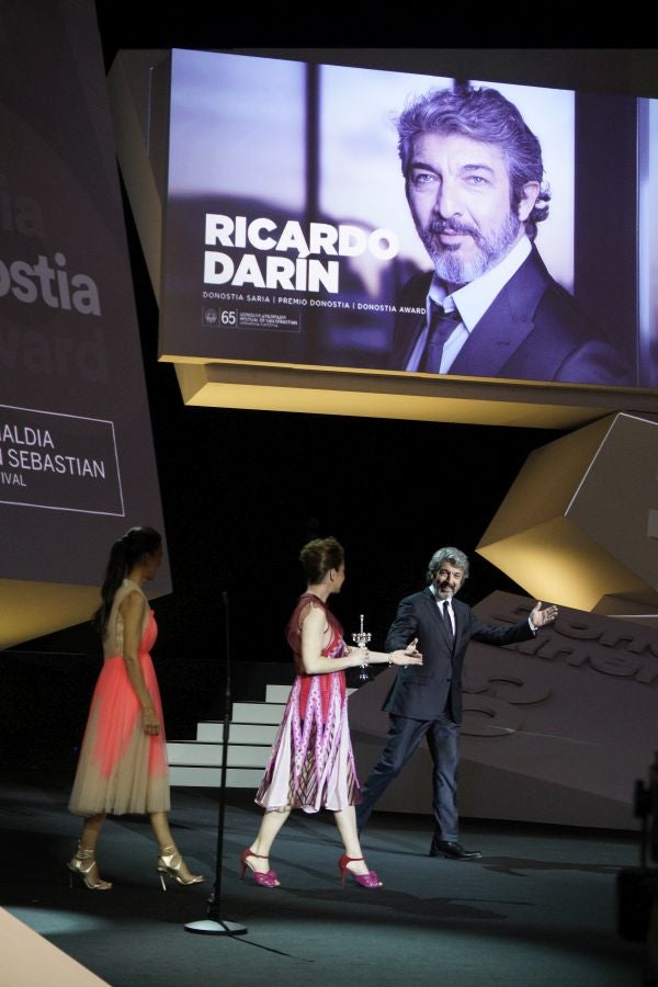 El actor argentino ha querido dedicar el galardón a todos los compañeros de profesión que se han cruzado en su carrera