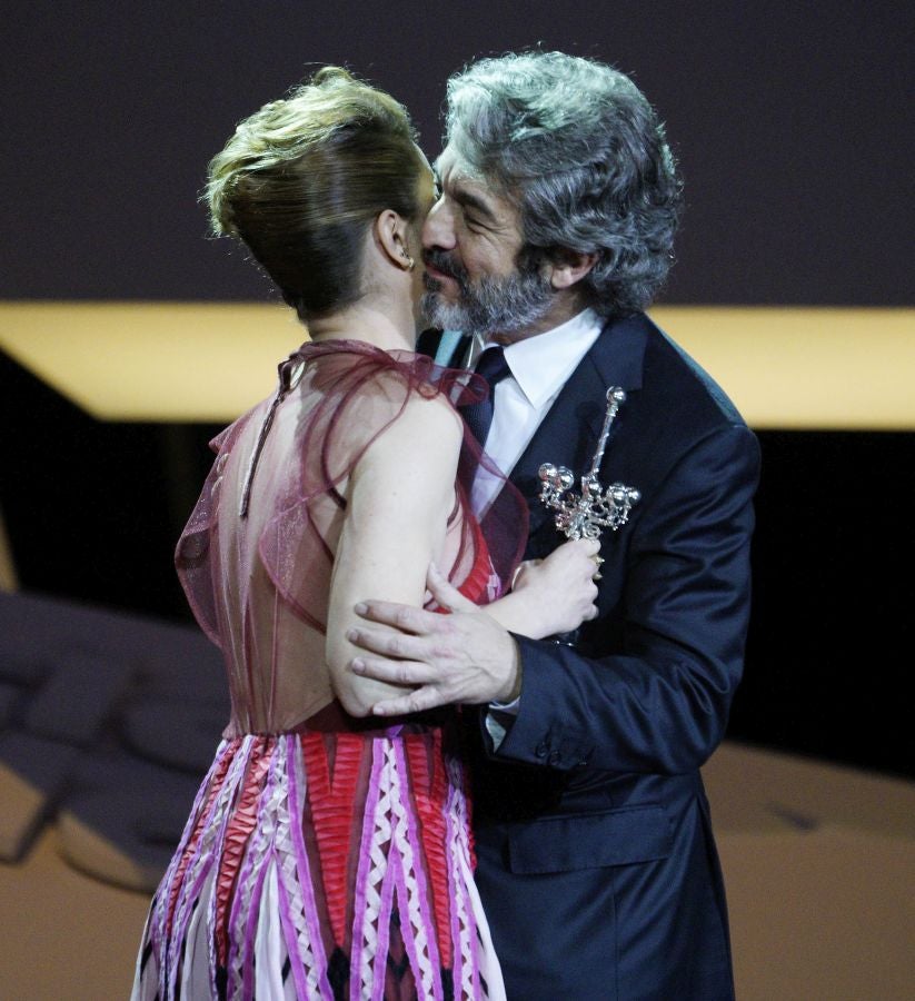 El actor argentino ha querido dedicar el galardón a todos los compañeros de profesión que se han cruzado en su carrera