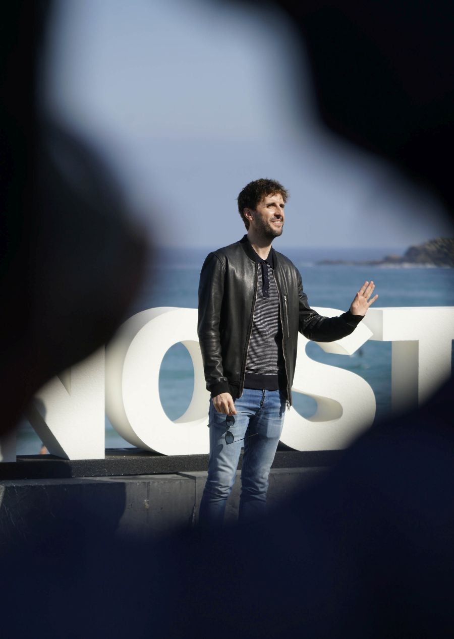 El elenco de la película ha posado en la terraza del Kursaal