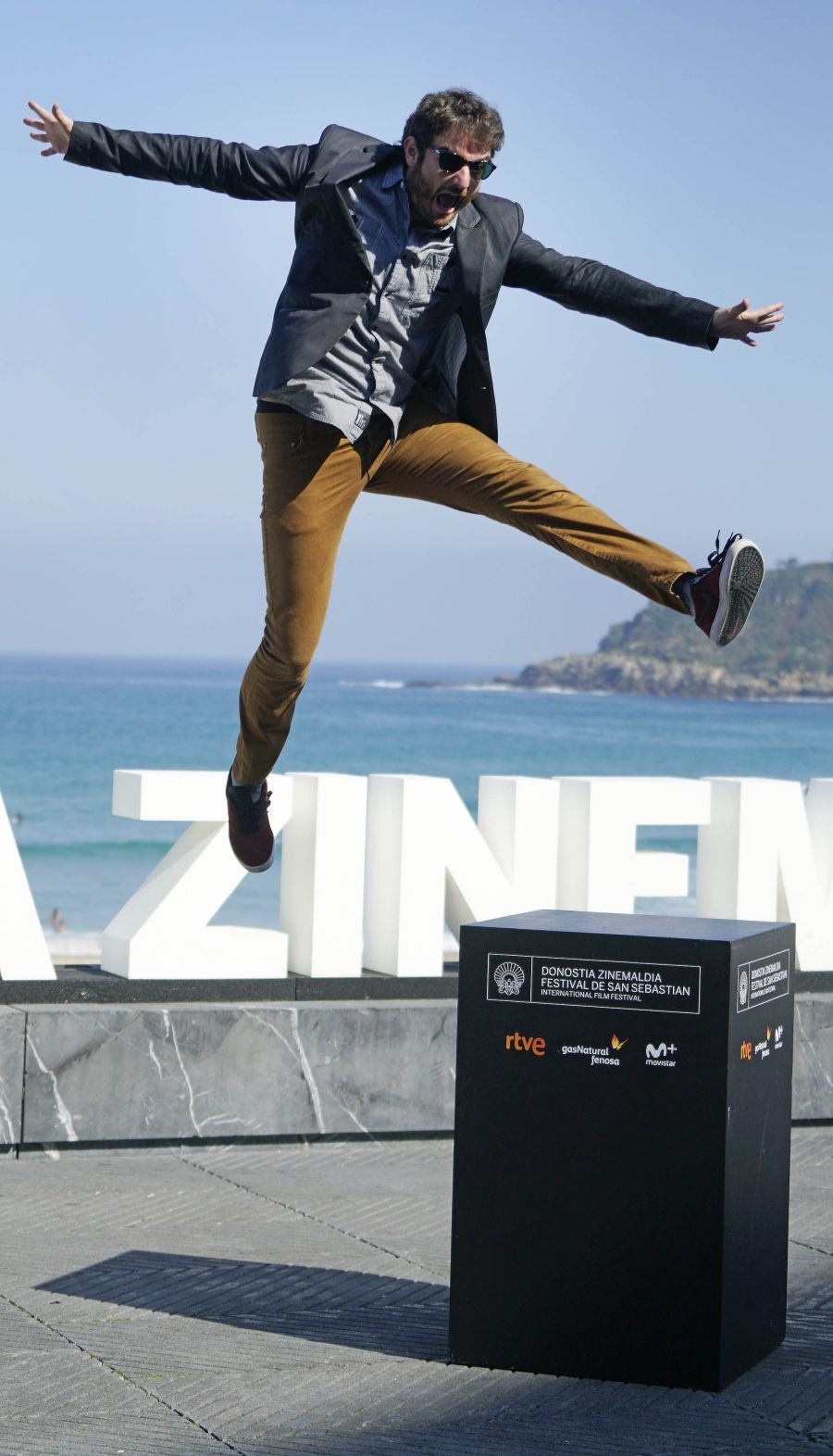 El elenco de la película ha posado en la terraza del Kursaal