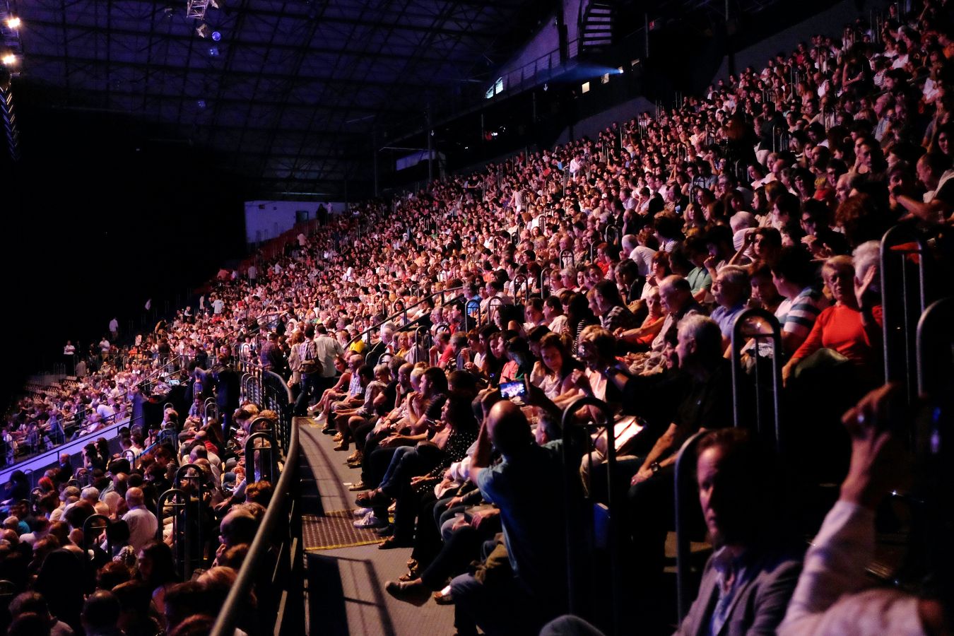 &#039;Fe de etarras&#039; conquista el Velódromo