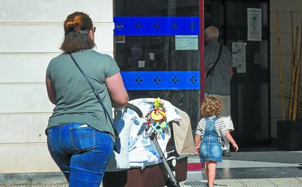 Los especialistas afirman que la pediatría en atención primaria es la puerta de entrada al sistema de salud para la población infantil. 