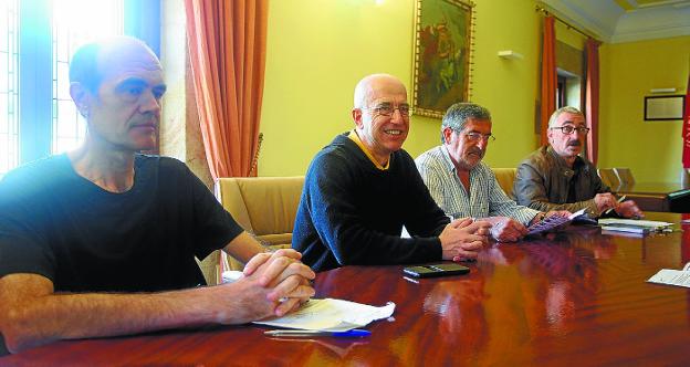 Udazken Kulturala. Zurutuza, Espina, Martiarena y Val ayer en el Ayuntamiento. 