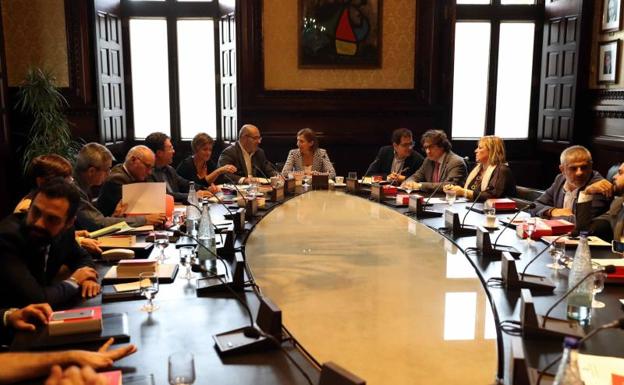 La presidenta del Parlament, Carme Forcadell preside la reunión de la Junta de Portavoces.