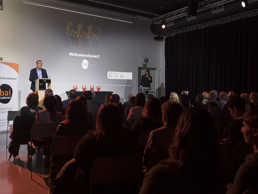 Lagun ugari elkartu dira Donostiako Tabakaleran.