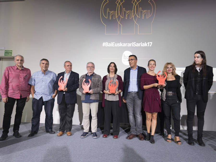 Lagunartean ospatu ditu Bai Euskarari Ziurtagiriaren Elkarteak 2017 sarien banaketa eta hamargarren urtebetetzea