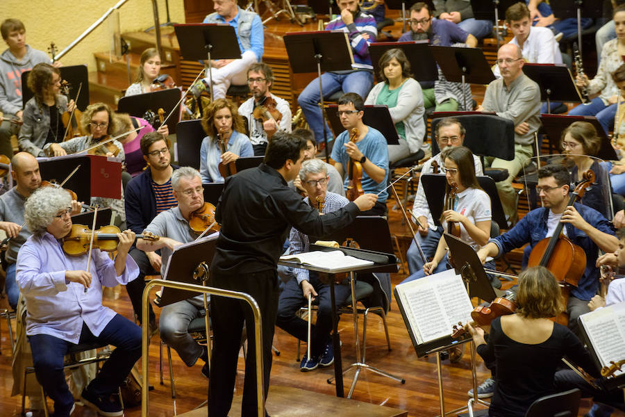 La Orquesta Sinfónica de San Sebastián, que actuará en la capital guipuzcoana el próximo viernes 13 y el lunes 16, afina su puesta a punto