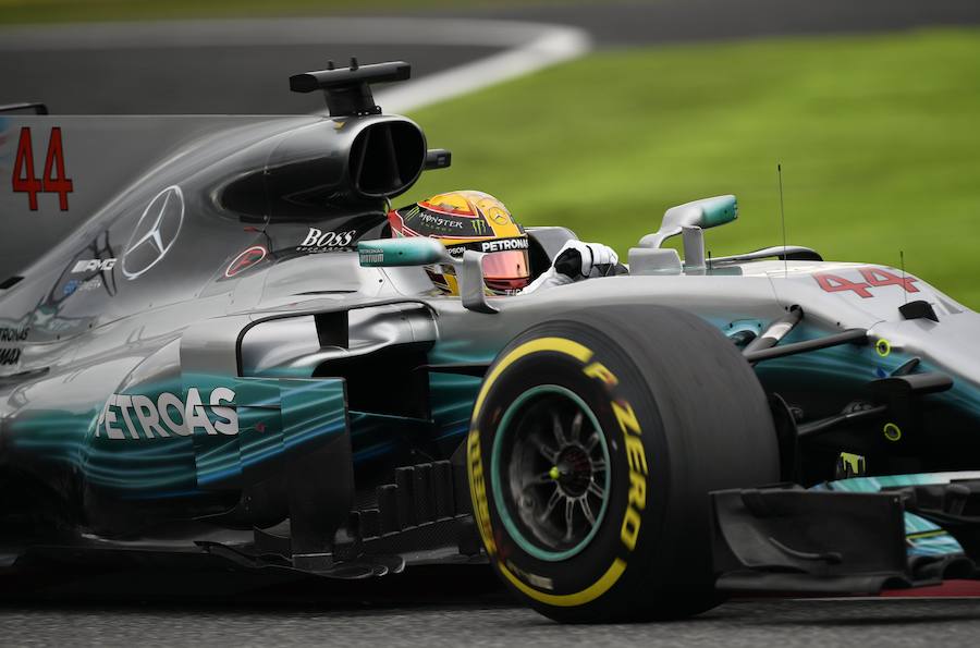 Lewis Hamilton consiguió su 71ª 'pole' en el Gran Premio de Suzuka, por delante del finlandés Bottas y del cuatro veces campeón de F1, Sebastian Vettel.