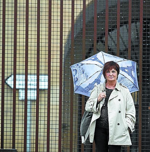 Arantza Bengoa, en la puerta de la cárcel. «Nunca he pasado miedo», responde. 