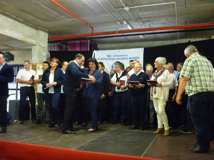La banda de música de Donibane conmemoró su bicentenario con la celebración de diferentes actos