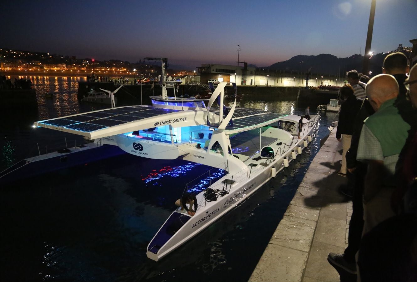 Un buque de hidrógeno recala en Donostia dentro de su gira mundial