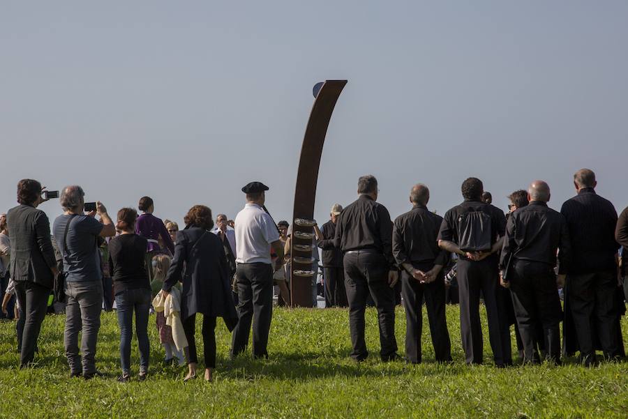 Se ha colocado en el parque de Aiete de San Sebastián para homenajear la figura del aietearra más universal 