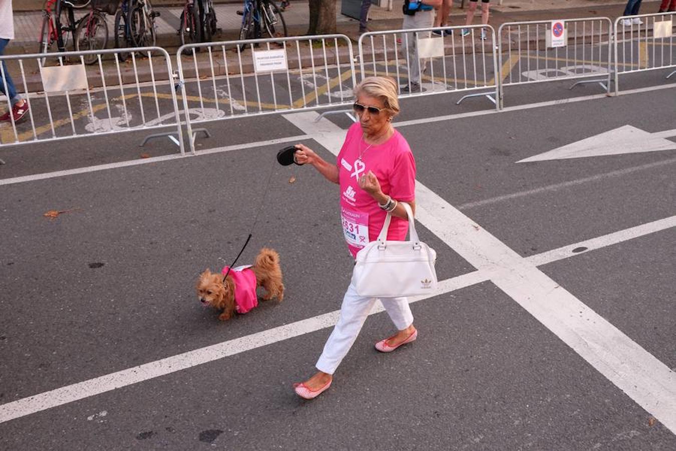 2.600 personas han participado este domingo en San Sebastián en la marcha 5k Katxalin, en solidaridad con las personas afectadas por el cáncer de mama